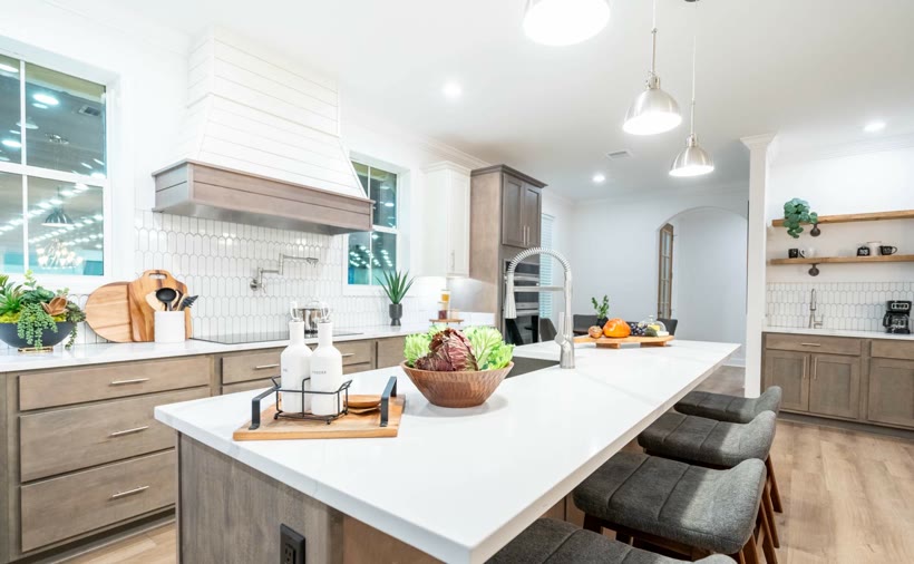 The Lost Creek &mdash; kitchen